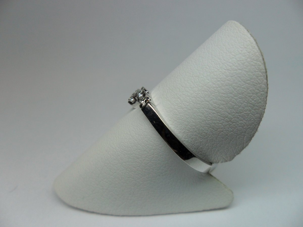 Twisted alliance ring